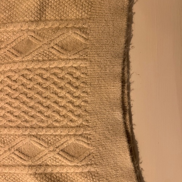 Dynamite Knit Sleeveless Vest - Picture 2 of 2